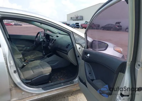 2015 Kia Forte Lx z USA, uszkodzony, nr VIN KNAFK4A67F5429255